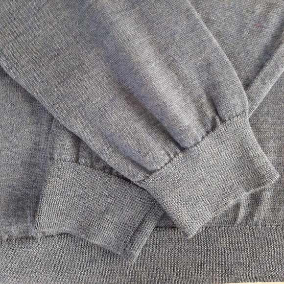 Calvin Klein Sweater - Picture 5 of 8